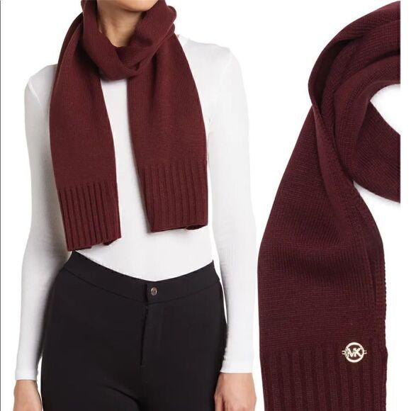 Michael Kors Classic Rib Knit Scarf - Picture 3 of 7